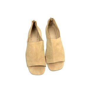 Elizabeth and Jenny   Womens flat suede  shoes size 7